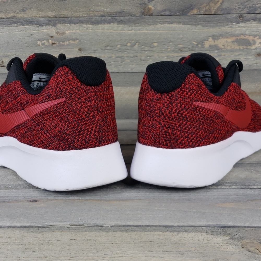New Men's Nike Tanjun SE Running Shoe Gym Red - Picture 3 of 7